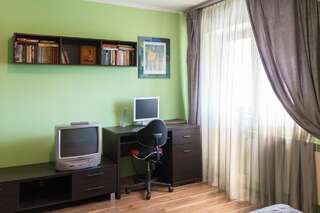 Гостевой дом Гостевой Дом Семейный Ужгород Семейный люкс с балконом-14