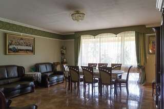 Гостевой дом Гостевой Дом Семейный Ужгород Семейный люкс с балконом-5